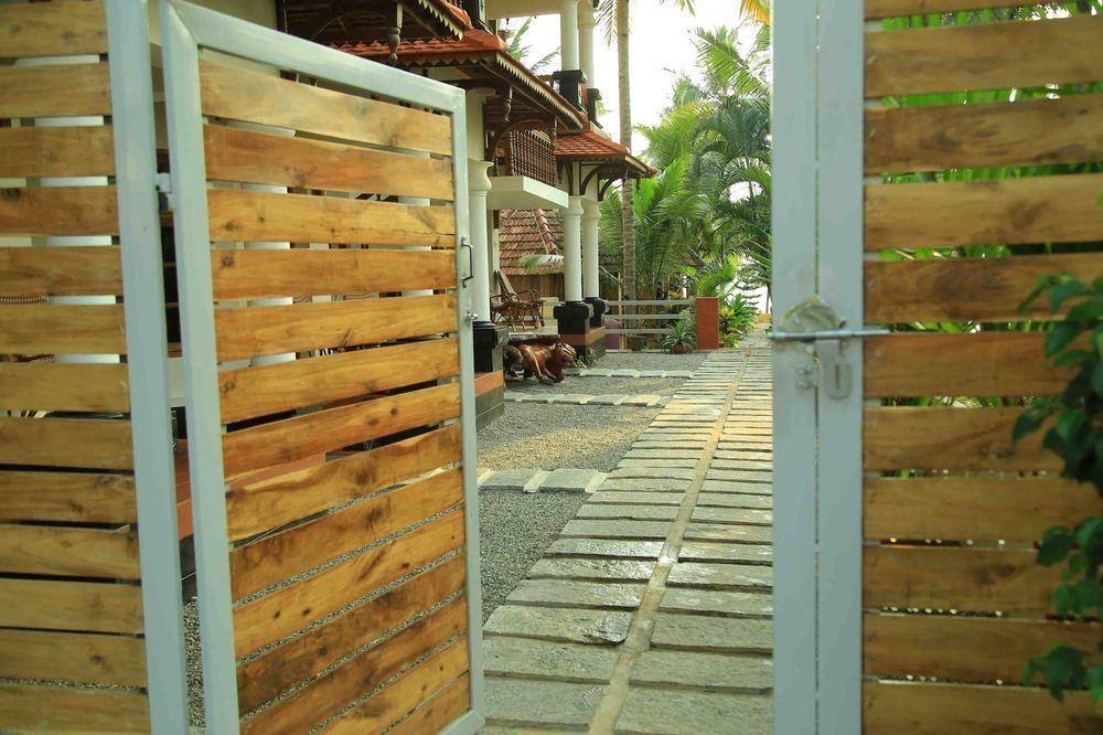Woodhouse Beach Resort Варкала Экстерьер фото